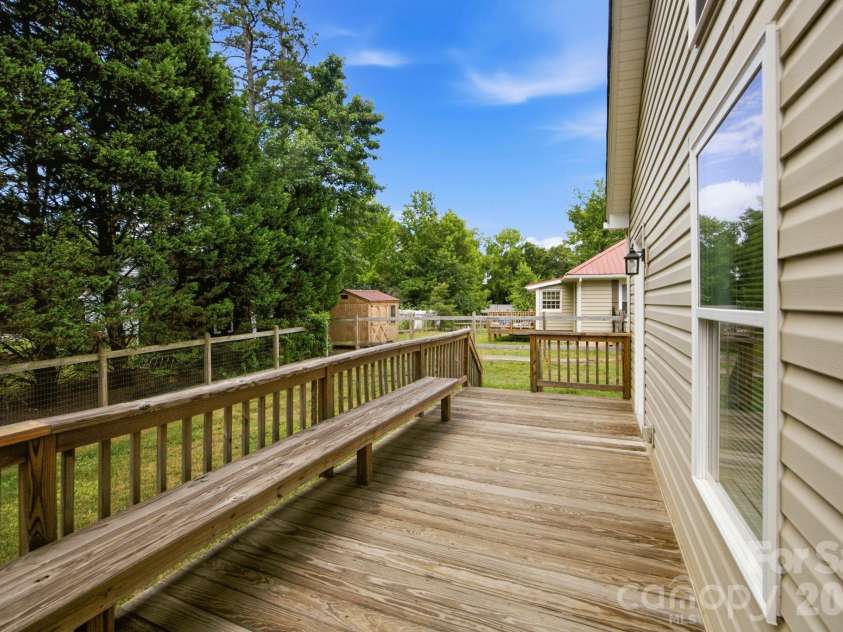 7564 Katherine Drive, Denver, NC 28037.  MLS# CAR4397384, YatesRealty ID 33791. 