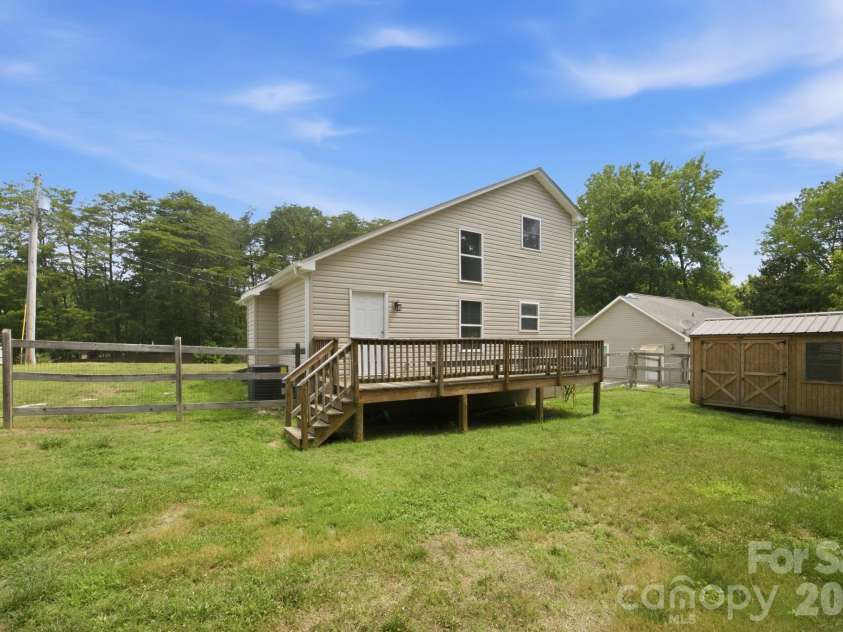 7564 Katherine Drive, Denver, NC 28037.  MLS# CAR4397384, YatesRealty ID 33791. 