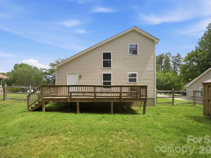 7564 Katherine Drive, Denver, NC 28037.  MLS# CAR4397384, YatesRealty ID 33791. 