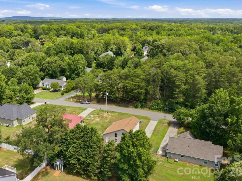 7564 Katherine Drive, Denver, NC 28037.  MLS# CAR4397384, YatesRealty ID 33791. 