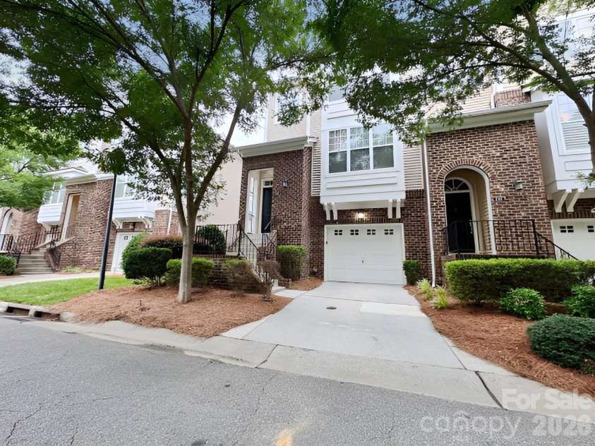 11198 Bridgewater Drive, Huntersville, NC 28078.  MLS# CAR4389987, YatesRealty ID 33792. 
