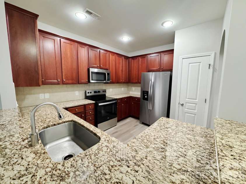 11198 Bridgewater Drive, Huntersville, NC 28078.  MLS# CAR4389987, YatesRealty ID 33792. 