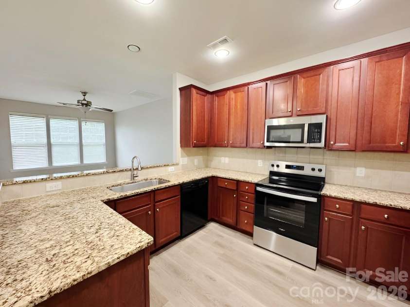 11198 Bridgewater Drive, Huntersville, NC 28078.  MLS# CAR4389987, YatesRealty ID 33792. 