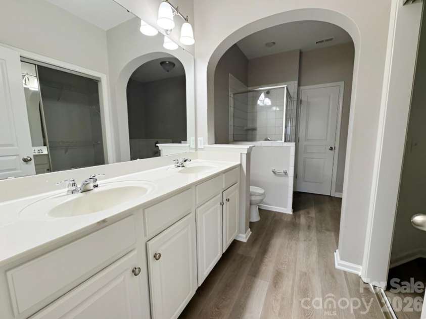 11198 Bridgewater Drive, Huntersville, NC 28078.  MLS# CAR4389987, YatesRealty ID 33792. 