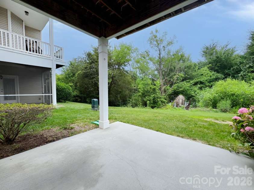 11198 Bridgewater Drive, Huntersville, NC 28078.  MLS# CAR4389987, YatesRealty ID 33792. 