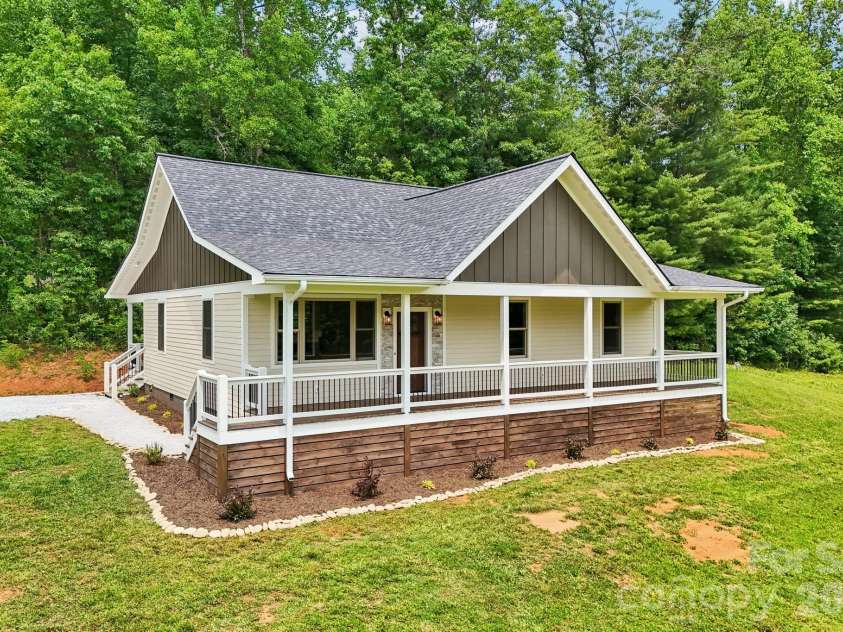 246 Appalachian Retreat None, Spruce Pine, NC 28777.  MLS# CAR4398374, YatesRealty ID 33793. 