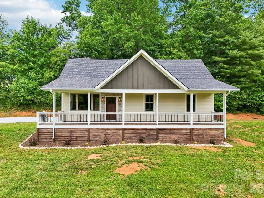 246 Appalachian Retreat None, Spruce Pine, NC 28777.  MLS# CAR4398374, YatesRealty ID 33793. 