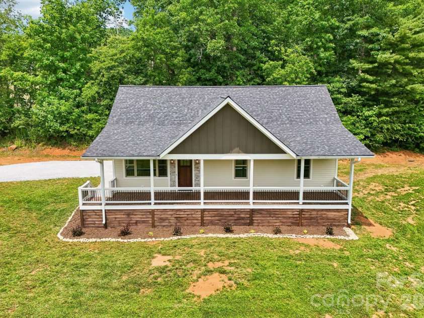 246 Appalachian Retreat None, Spruce Pine, NC 28777.  MLS# CAR4398374, YatesRealty ID 33793. 