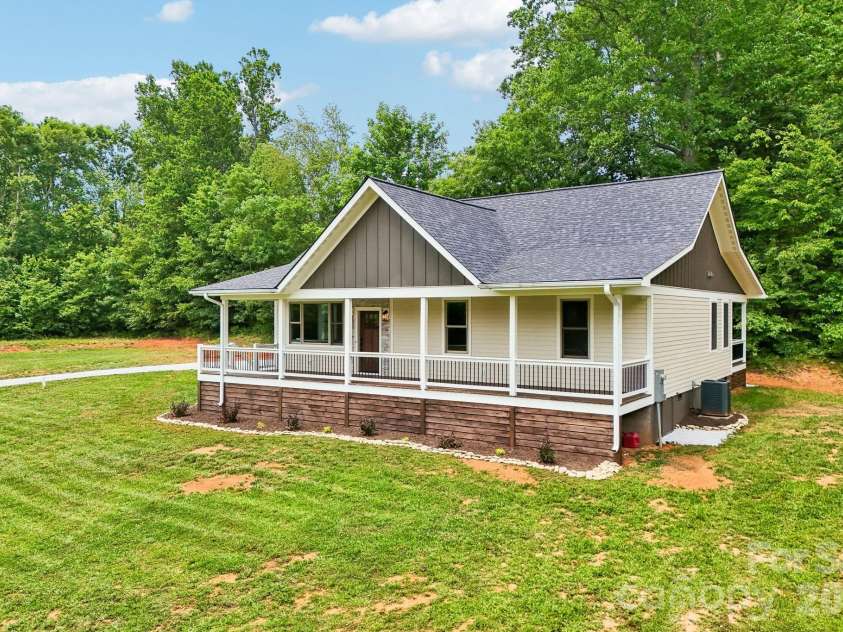 246 Appalachian Retreat None, Spruce Pine, NC 28777.  MLS# CAR4398374, YatesRealty ID 33793. 