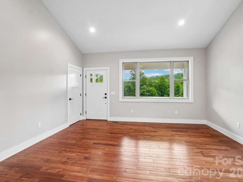 246 Appalachian Retreat None, Spruce Pine, NC 28777.  MLS# CAR4398374, YatesRealty ID 33793. 