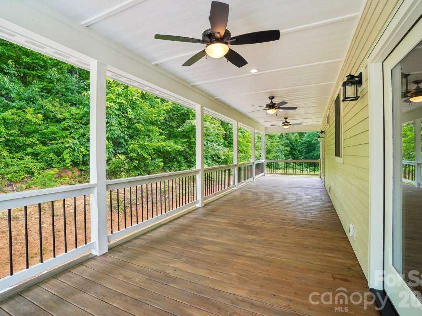 246 Appalachian Retreat None, Spruce Pine, NC 28777.  MLS# CAR4398374, YatesRealty ID 33793. 
