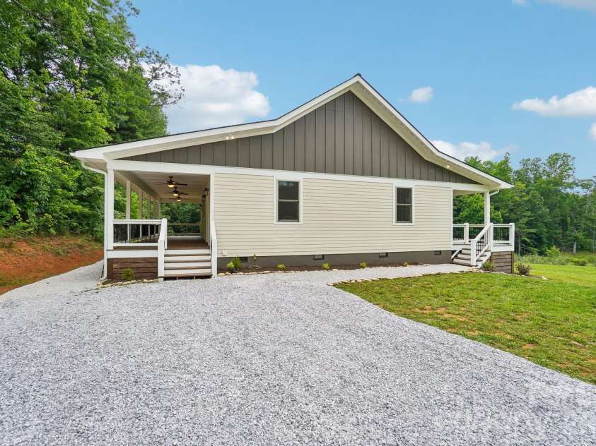 246 Appalachian Retreat None, Spruce Pine, NC 28777.  MLS# CAR4398374, YatesRealty ID 33793. 
