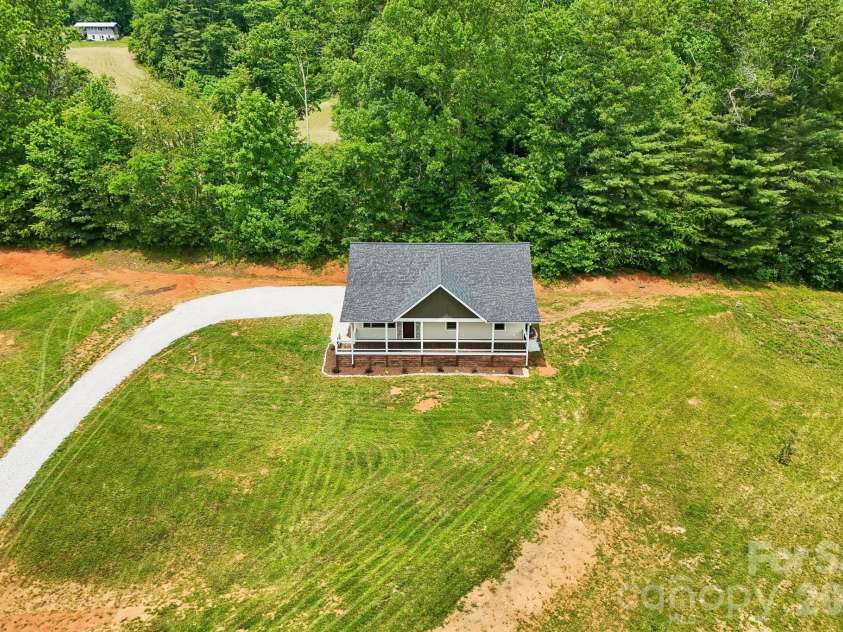 246 Appalachian Retreat None, Spruce Pine, NC 28777.  MLS# CAR4398374, YatesRealty ID 33793. 