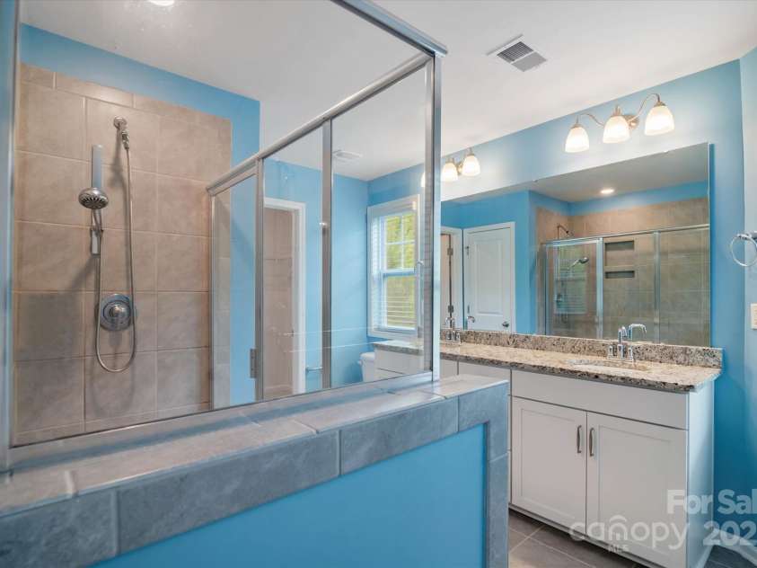 761 Little Bluestem Drive, Lake Wylie, SC 29710.  MLS# CAR4282783, YatesRealty ID 33793. Large Primary EnSuite!