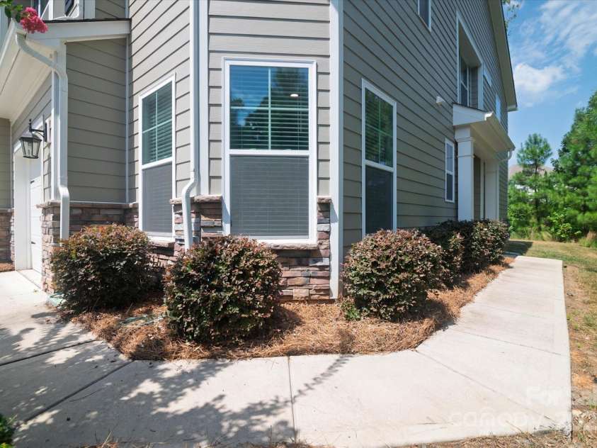 761 Little Bluestem Drive, Lake Wylie, SC 29710.  MLS# CAR4282783, YatesRealty ID 33793. PRIVACY AT IT'S BEST!