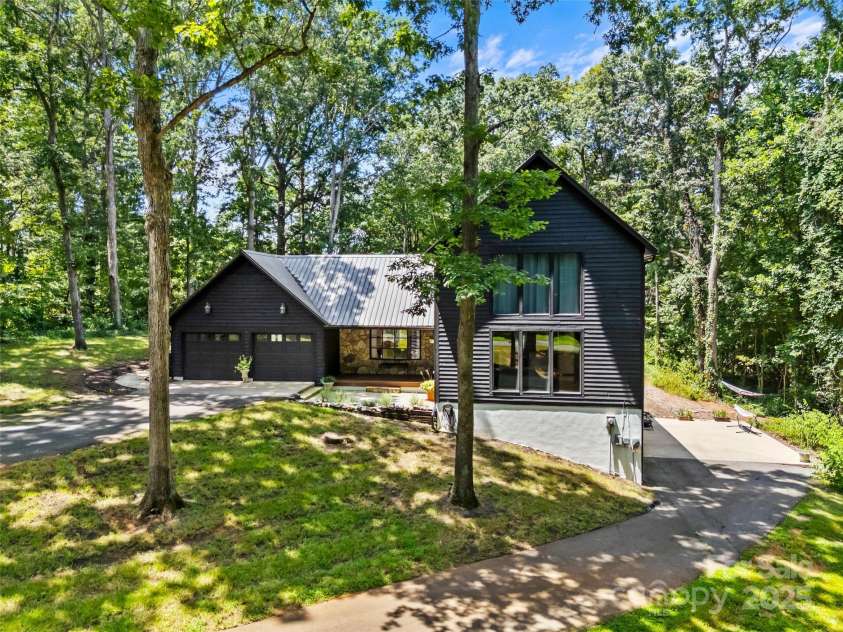190 Dogwood Forest Loop, Harmony, NC 28634.  MLS# CAR4287434, YatesRealty ID 33794. 