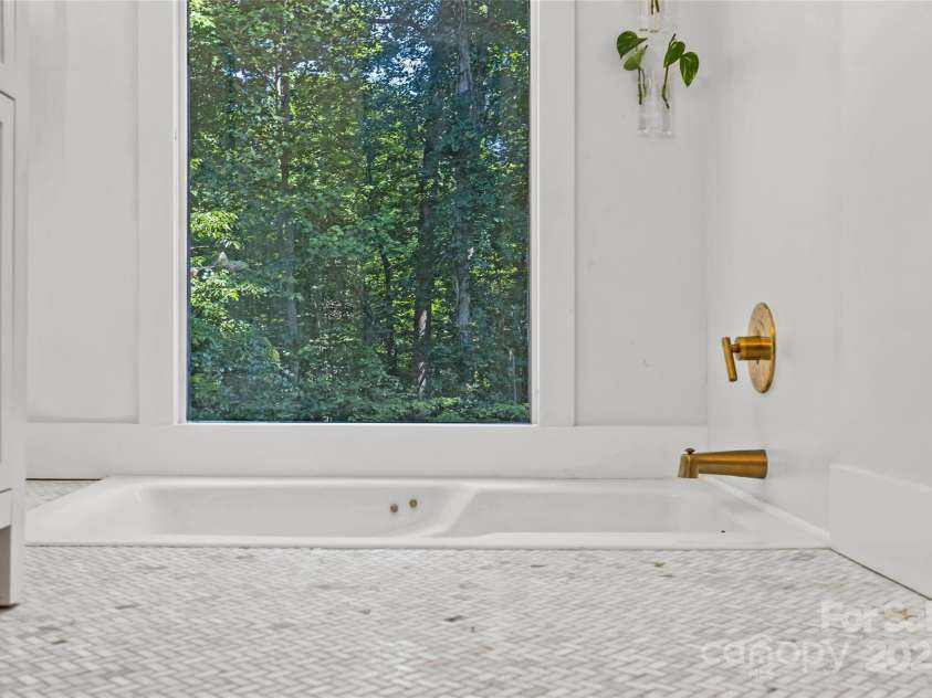 190 Dogwood Forest Loop, Harmony, NC 28634.  MLS# CAR4287434, YatesRealty ID 33794. 