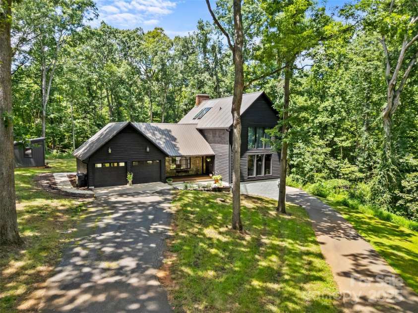 190 Dogwood Forest Loop, Harmony, NC 28634.  MLS# CAR4287434, YatesRealty ID 33794. 