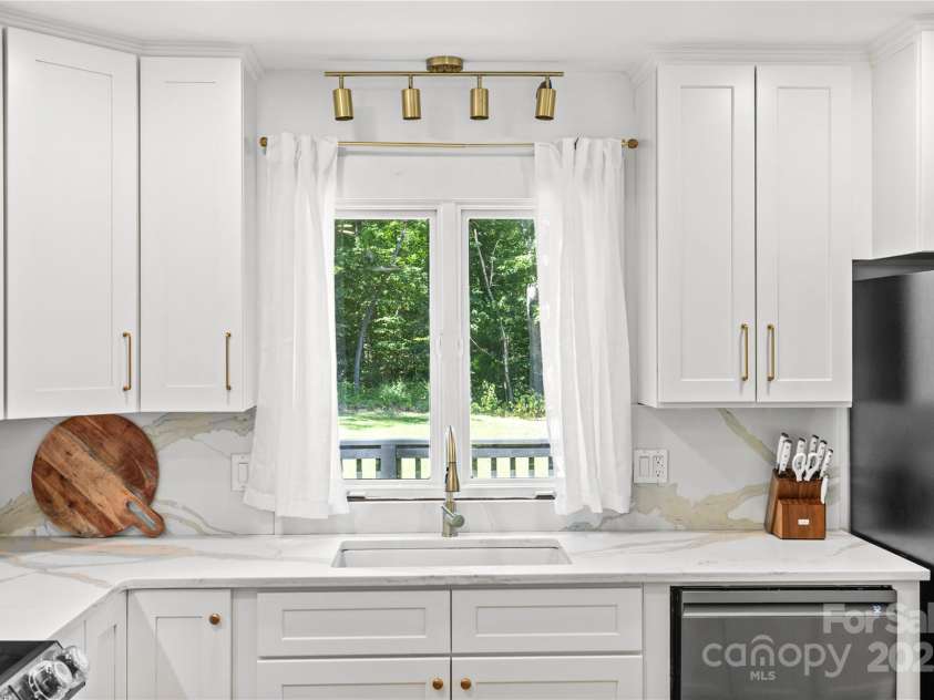 190 Dogwood Forest Loop, Harmony, NC 28634.  MLS# CAR4287434, YatesRealty ID 33794. 