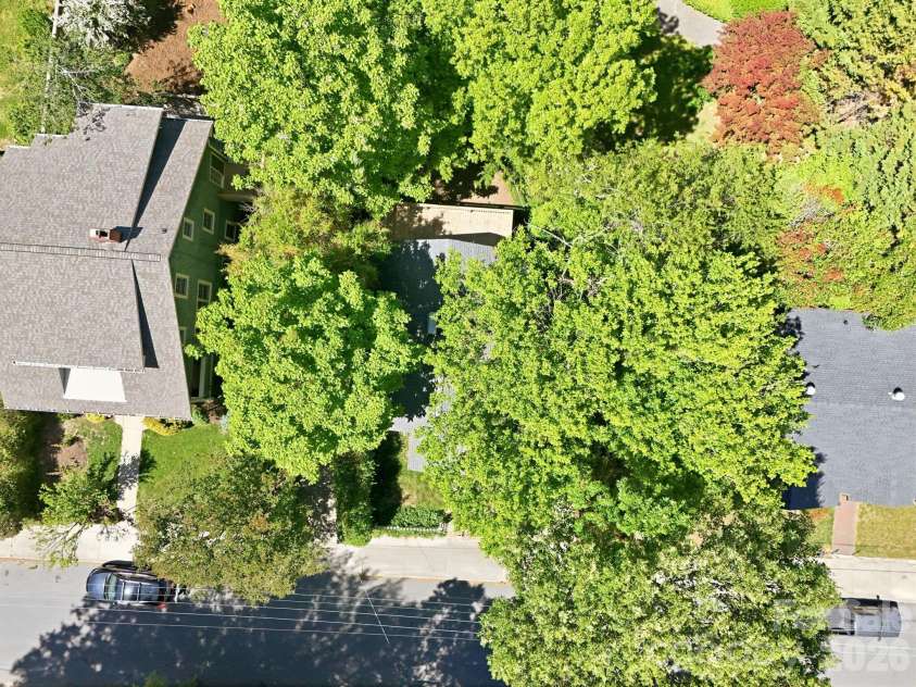 86 Annandale Avenue, Asheville, NC 28801.  MLS# CAR4384599, YatesRealty ID 33794. 