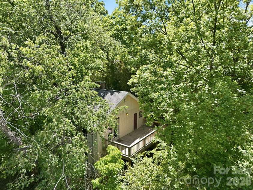86 Annandale Avenue, Asheville, NC 28801.  MLS# CAR4384599, YatesRealty ID 33794. 