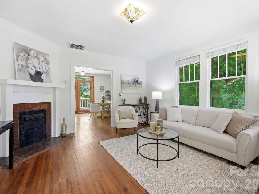 86 Annandale Avenue, Asheville, NC 28801.  MLS# CAR4384599, YatesRealty ID 33794. 