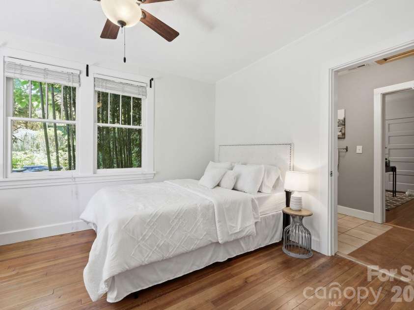 86 Annandale Avenue, Asheville, NC 28801.  MLS# CAR4384599, YatesRealty ID 33794. 