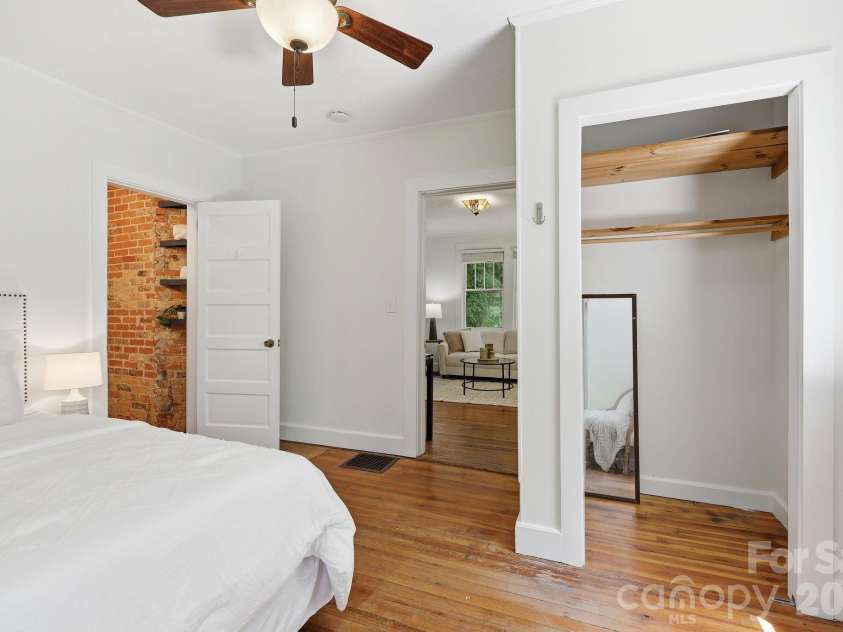 86 Annandale Avenue, Asheville, NC 28801.  MLS# CAR4384599, YatesRealty ID 33794. 