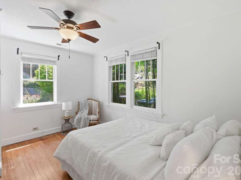 86 Annandale Avenue, Asheville, NC 28801.  MLS# CAR4384599, YatesRealty ID 33794. 