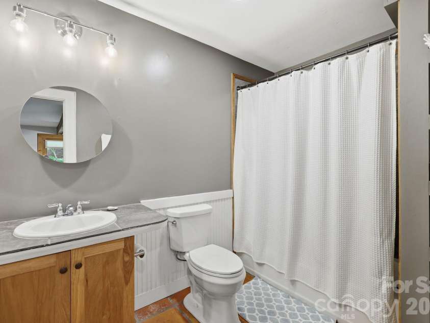 86 Annandale Avenue, Asheville, NC 28801.  MLS# CAR4384599, YatesRealty ID 33794. 