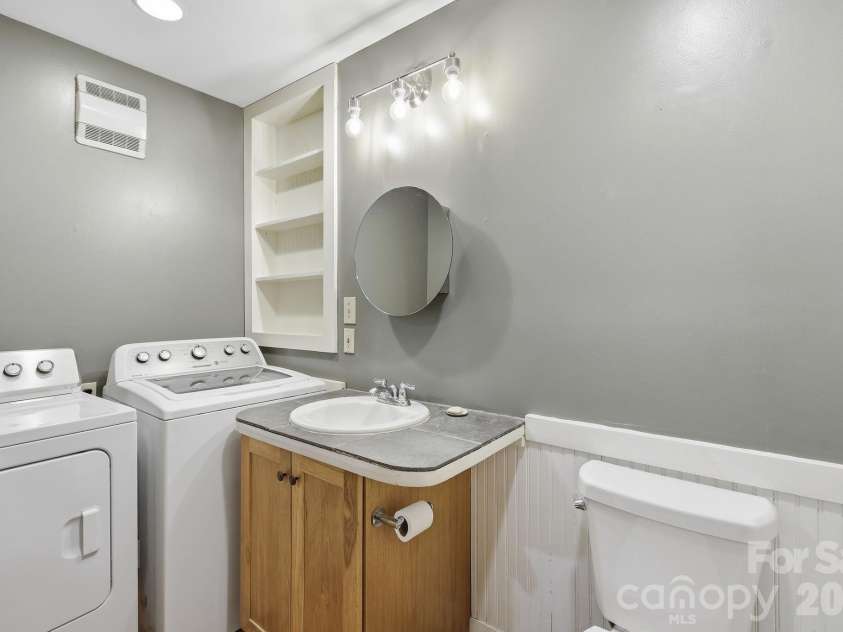 86 Annandale Avenue, Asheville, NC 28801.  MLS# CAR4384599, YatesRealty ID 33794. 