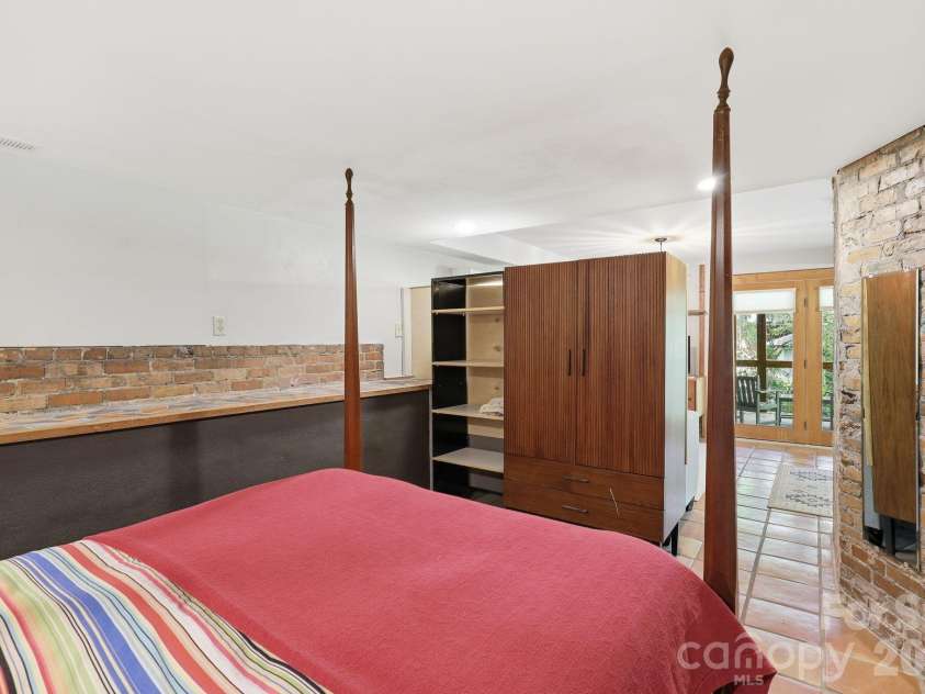 86 Annandale Avenue, Asheville, NC 28801.  MLS# CAR4384599, YatesRealty ID 33794. 