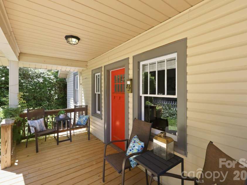 86 Annandale Avenue, Asheville, NC 28801.  MLS# CAR4384599, YatesRealty ID 33794. 