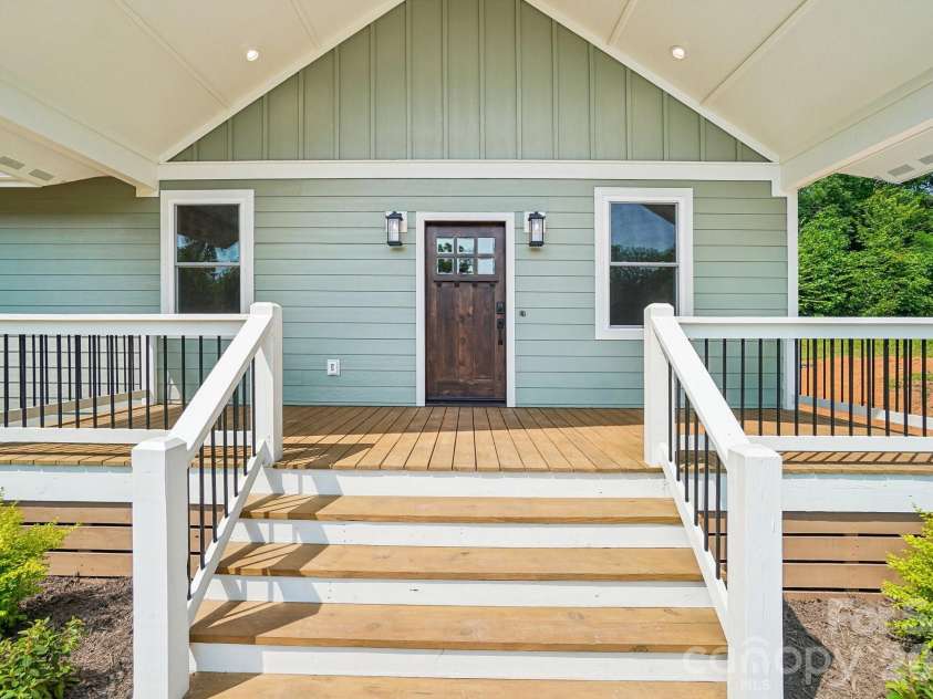 268 Appalachian Retreat None, Spruce Pine, NC 28777.  MLS# CAR4398350, YatesRealty ID 33795. 