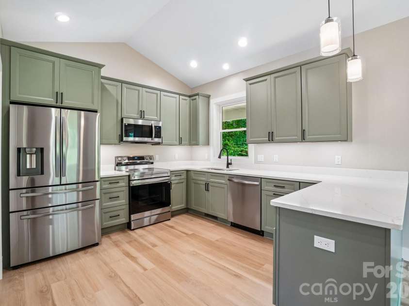 268 Appalachian Retreat None, Spruce Pine, NC 28777.  MLS# CAR4398350, YatesRealty ID 33795. 