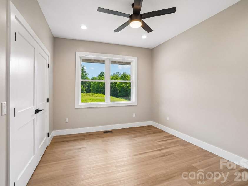 268 Appalachian Retreat None, Spruce Pine, NC 28777.  MLS# CAR4398350, YatesRealty ID 33795. 