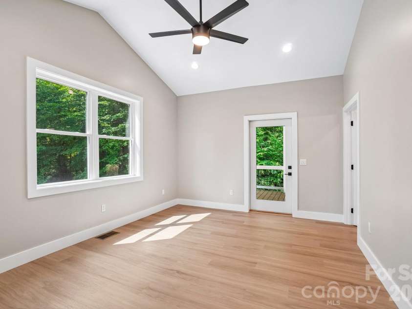 268 Appalachian Retreat None, Spruce Pine, NC 28777.  MLS# CAR4398350, YatesRealty ID 33795. 