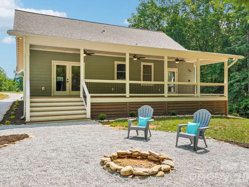 268 Appalachian Retreat None, Spruce Pine, NC 28777.  MLS# CAR4398350, YatesRealty ID 33795. 