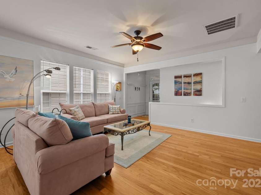 17517 Hawks View Drive, Fort Mill, SC 29707.  MLS# CAR4287390, YatesRealty ID 33796. 