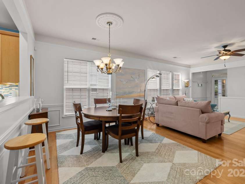 17517 Hawks View Drive, Fort Mill, SC 29707.  MLS# CAR4287390, YatesRealty ID 33796. Dining area