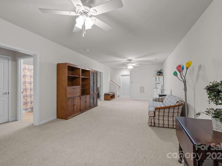 17517 Hawks View Drive, Fort Mill, SC 29707.  MLS# CAR4287390, YatesRealty ID 33796. Large secondary entertaining area