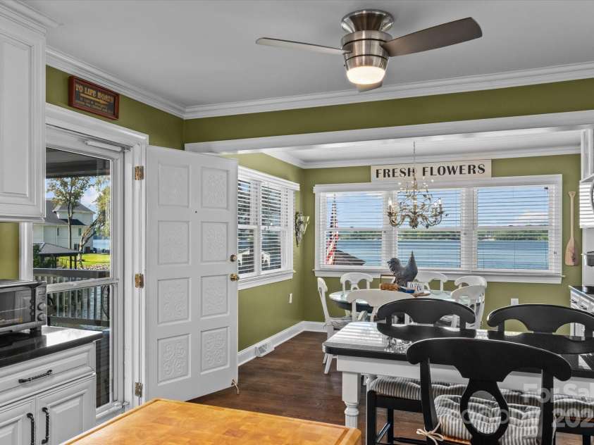 754 Lakeview Shores Loop, Mooresville, NC 28117.  MLS# CAR4287058, YatesRealty ID 33797. 