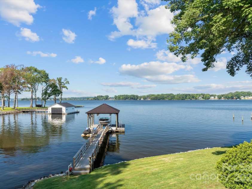 754 Lakeview Shores Loop, Mooresville, NC 28117.  MLS# CAR4287058, YatesRealty ID 33797. 