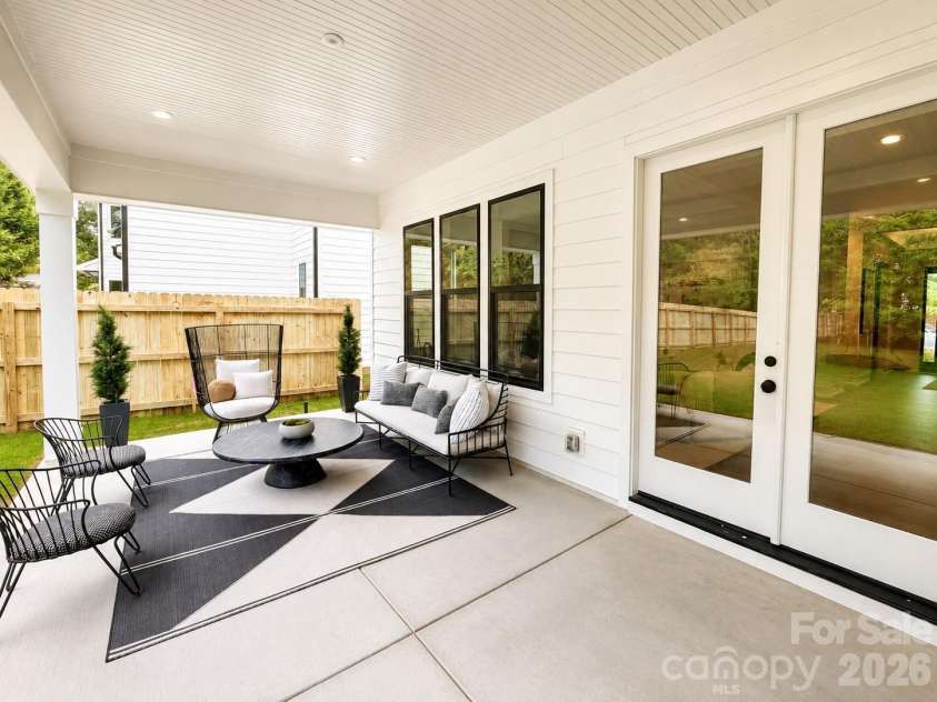 4337 Castleton Road, Charlotte, NC 28211.  MLS# CAR4329159, YatesRealty ID 33798. 23x16 covered outdoor living space