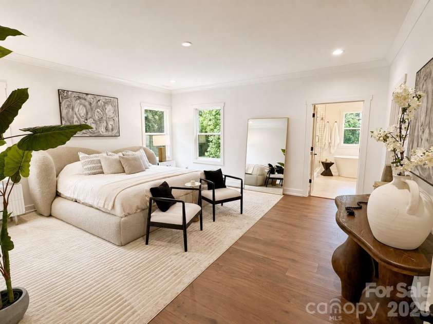 4337 Castleton Road, Charlotte, NC 28211.  MLS# CAR4329159, YatesRealty ID 33798. Large primary bedroom