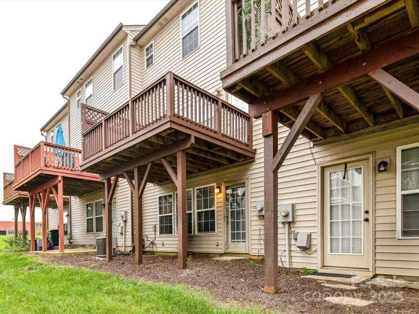 7745 Jackson Pond Drive, Charlotte, NC 28273.  MLS# CAR4286877, YatesRealty ID 33798. 