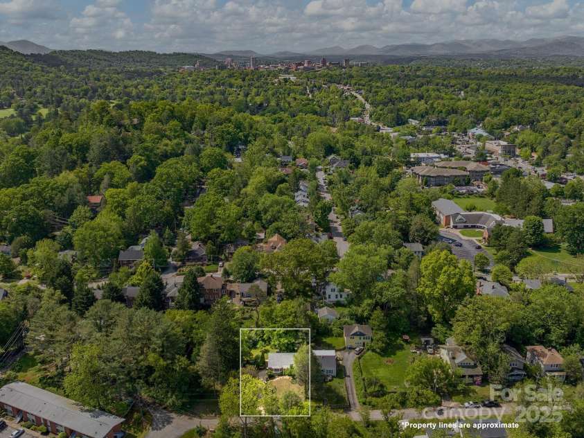 21 Clairmont Avenue, Asheville, NC 28804.  MLS# CAR4251719, YatesRealty ID 33799. Approximate property lines