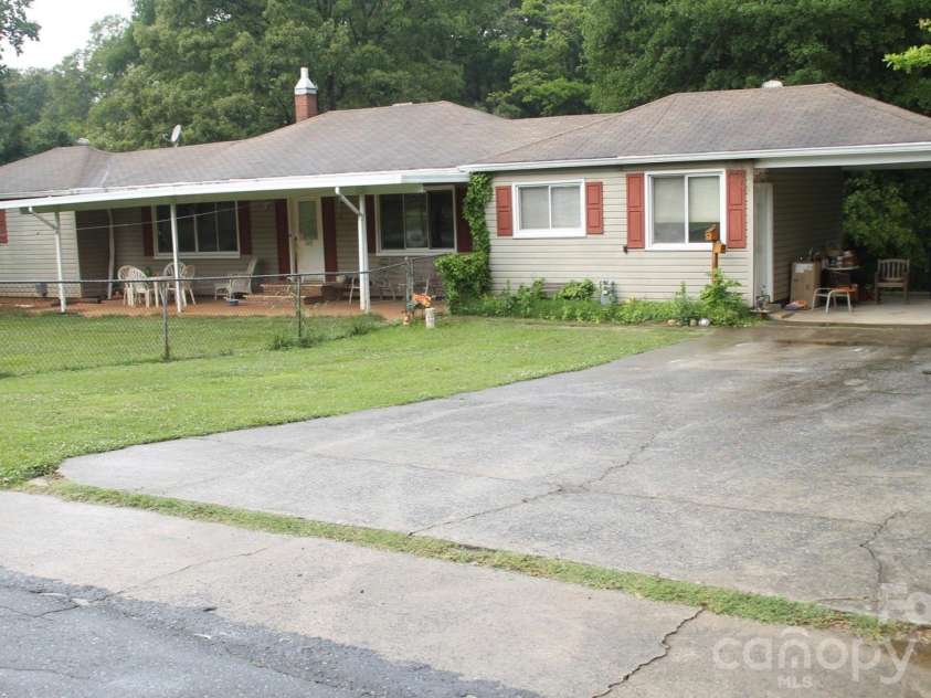 225 Ferstl Avenue, Belmont, NC 28012.  MLS# CAR4397052, YatesRealty ID 33799. 