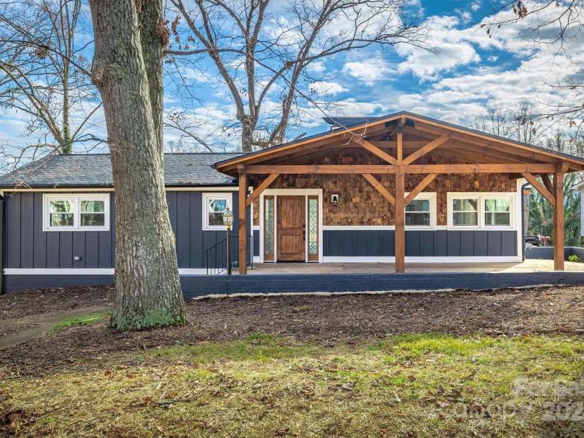 223 West Park Drive, Morganton, NC 28655.  MLS# CAR4209211, YatesRealty ID 338. 