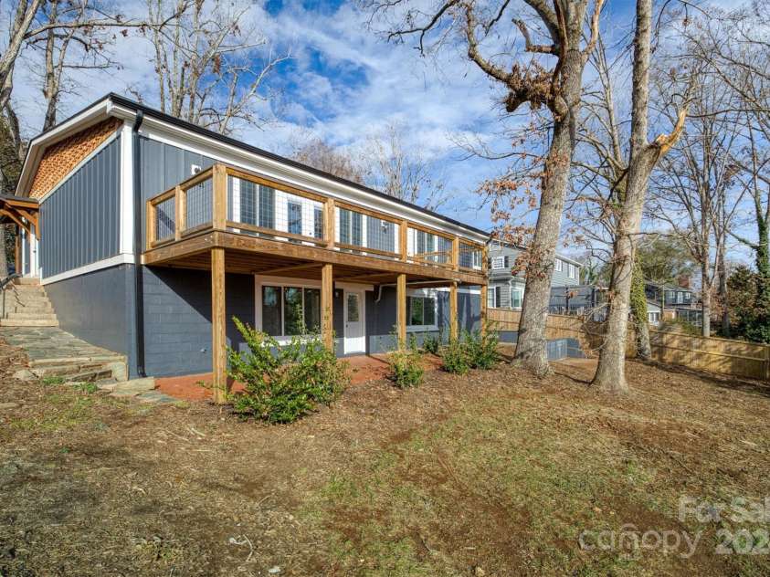 223 West Park Drive, Morganton, NC 28655.  MLS# CAR4209211, YatesRealty ID 338. 